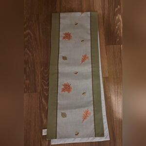 NWOT Inspired Treasures Embroidered Fall Thanksgiving Table Runner 68 X 13 1/4